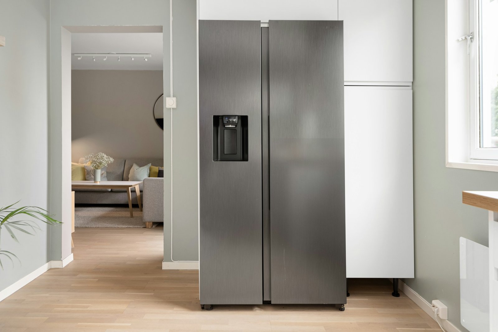 Read more about the article What Is the Best Smart Refrigerator to Buy for Your Home?