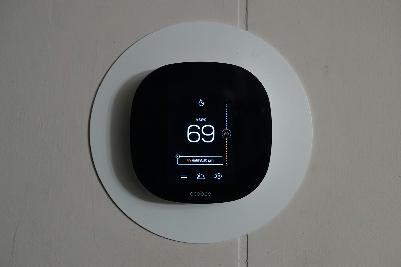 You are currently viewing Which Smart Thermostat Works Best with Heat Pumps
