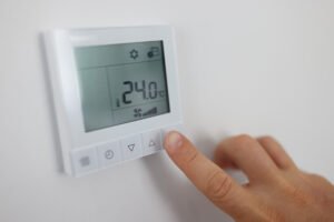 Read more about the article Which Smart Thermostat Works Best with Heat Pumps